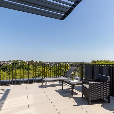 Sunny Seaside With Terrace & Parking By Renters Jastrzebia Gora