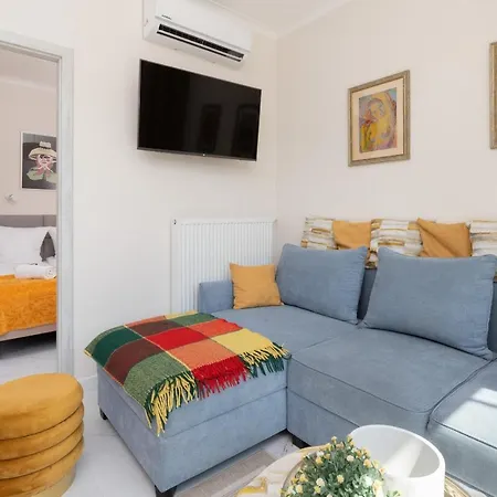 Apartmán Sunny Seaside With Terrace & Parking By Renters