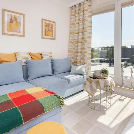 Sunny Seaside With 25m2 Terrace & Parking By Renters