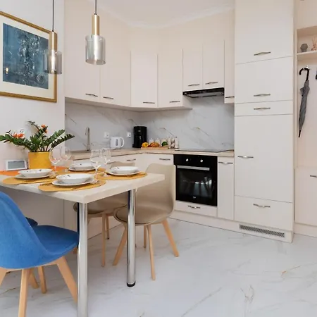 Sunny Seaside With 25m2 Terrace & Parking By Renters Jastrzębia Góra