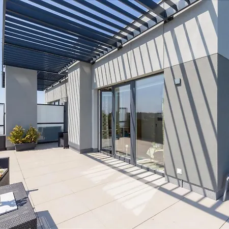 Apartament Sunny Seaside With Terrace & Parking By Renters