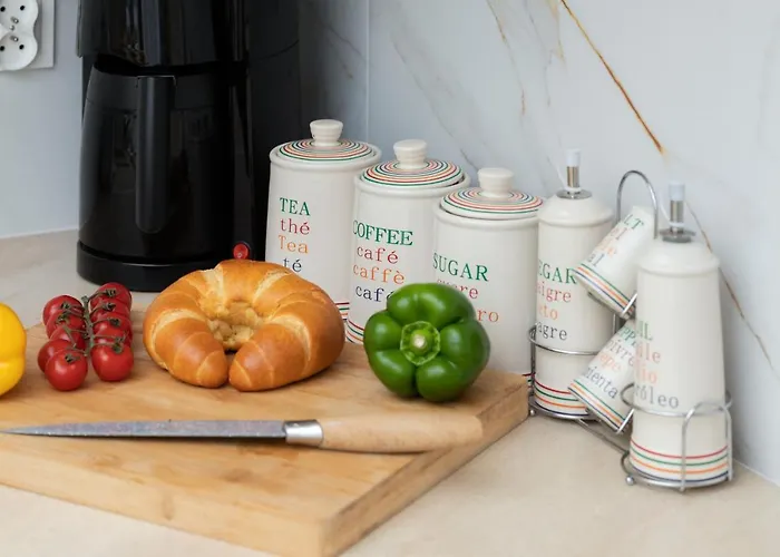 Sunny Seaside With Terrace & Parking By Renters Апартаменты *