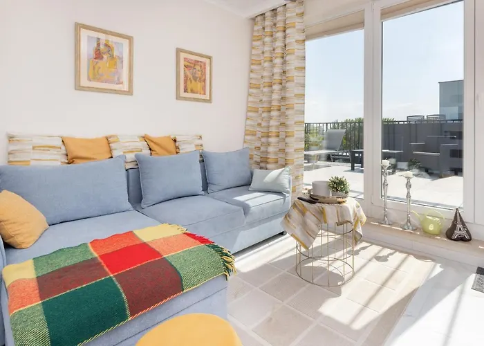Sunny Seaside With Terrace & Parking By Renters