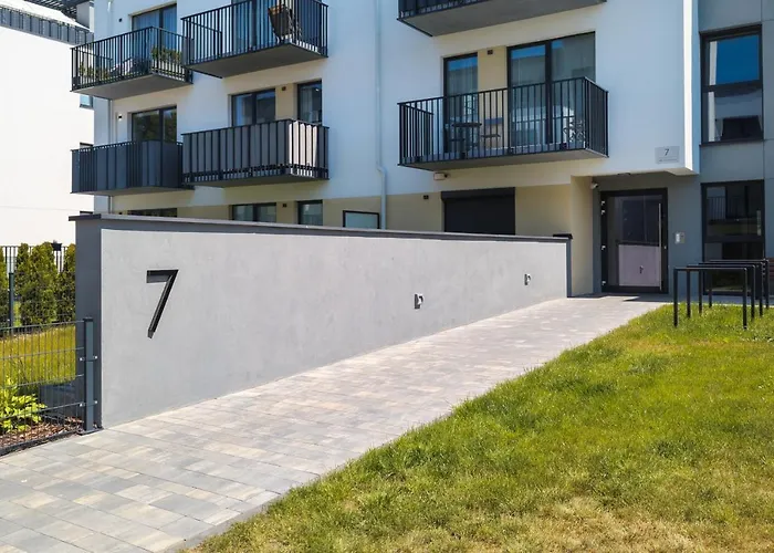 Sunny Seaside With Terrace & Parking By Renters Апартаменты Ястшембя-Гура